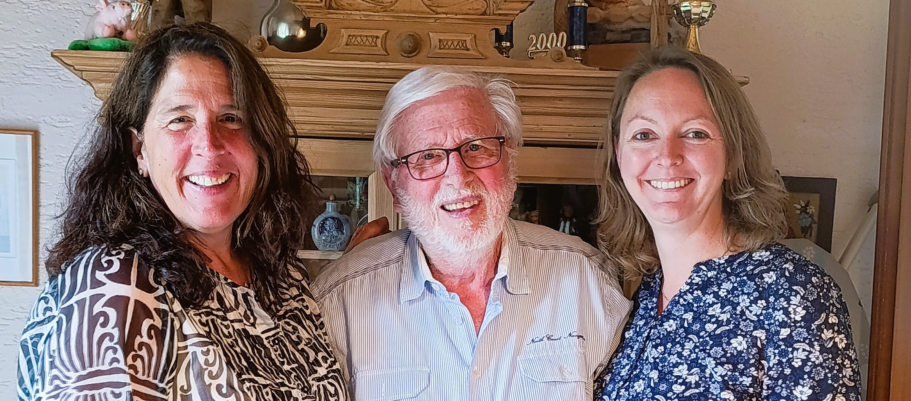 Foto v. links: 1. Vorstand TCI Alexandra Reusch, Jubilar Heinz Haynaly, Sabrina Weinreich