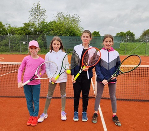 20230512 Maedchen U15 IV 300x264