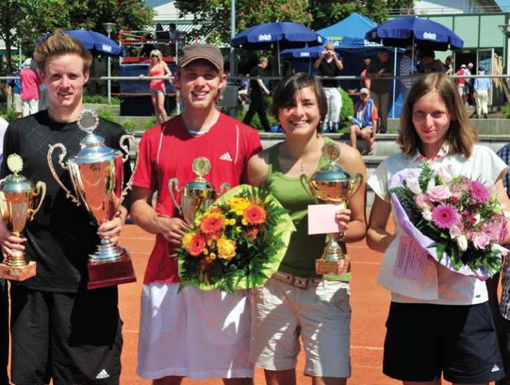 Siegerehrung Bayerische Meisterschaften 2009 v. l.: Dennis Bloemke, Philipp Regnat, Ana-Maria Nedelcu, Vroni Hinterseer