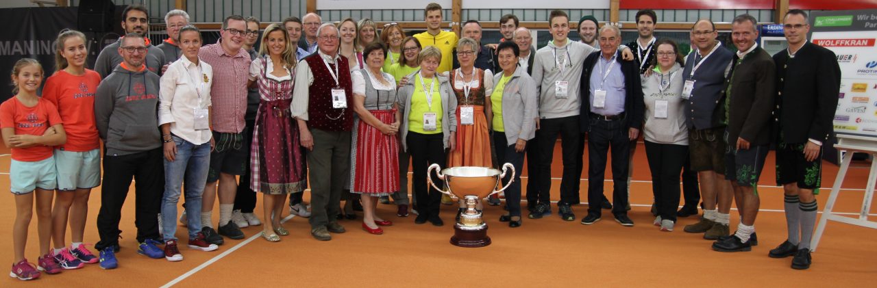Turnierteam Wolffkran Open 2017 mit Sieger Yannick Hanfmann (Mitte hinten)