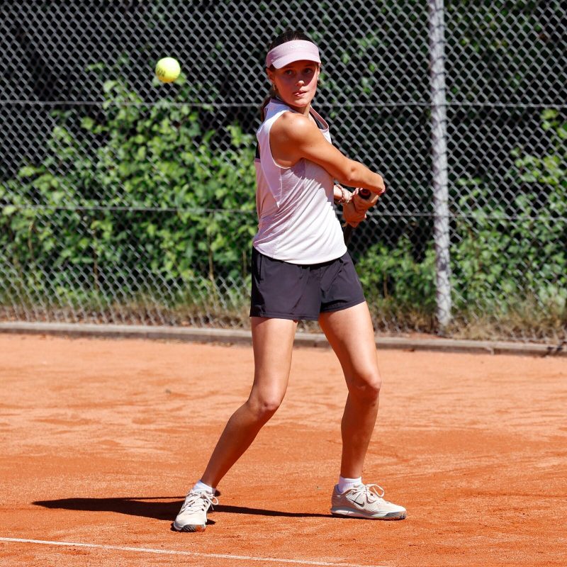 Rückhand mitten im Ballwechsel